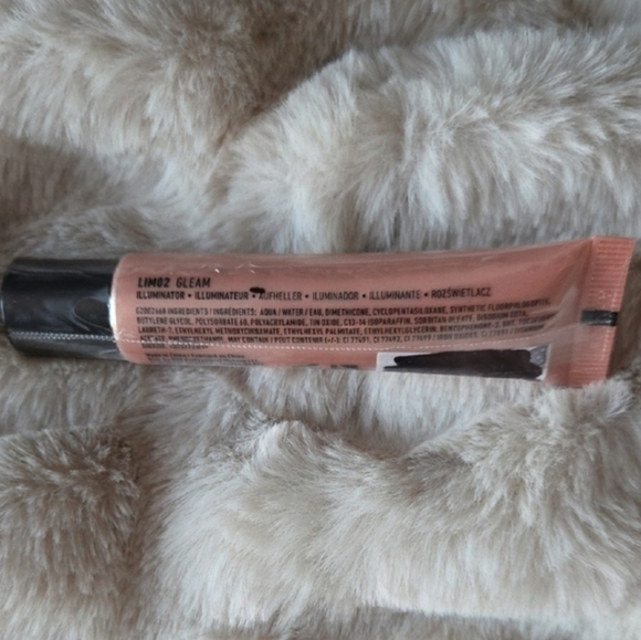 NWT NYX Professional Makeup Born To Glow! Liquid Illuminator in Gleam (LIM02) - Picture 2 of 2